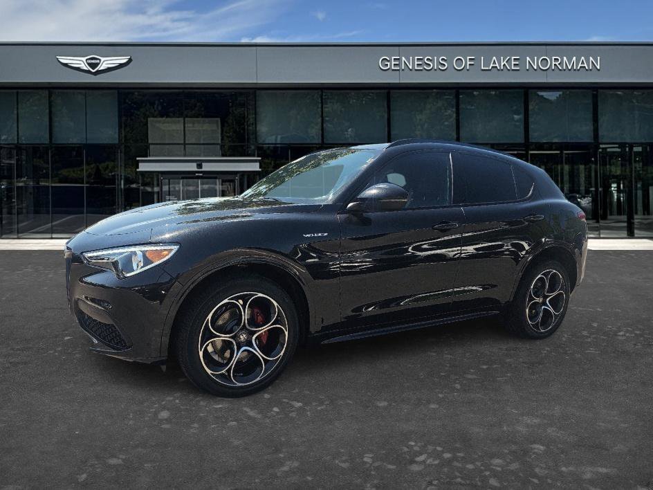 2023 Alfa Romeo Stelvio Veloce AWD's photo