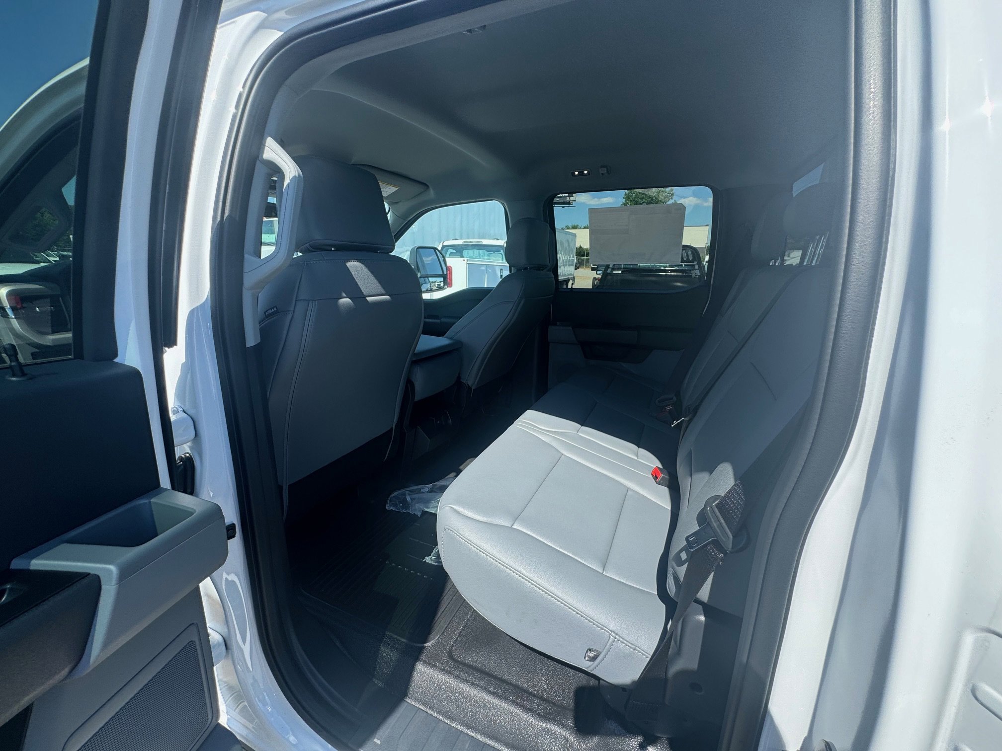 New 2026 Oxford White Ford F-350® XL image 18