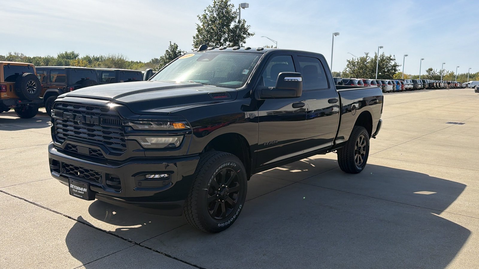 New 2027 Diamond Black Crystal Pearl-Coat Exterior Paint RAM Big Horn image 9