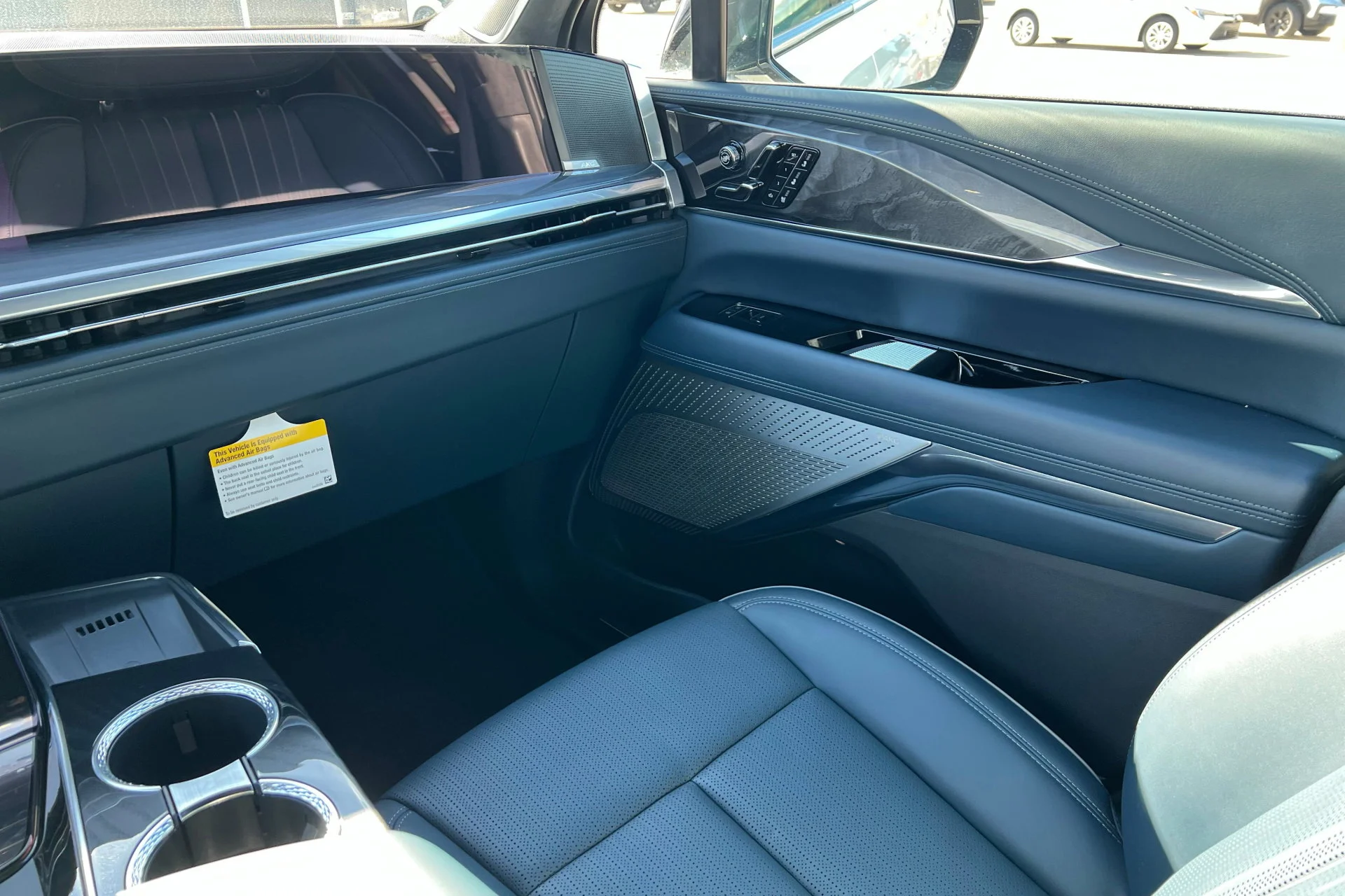 2025 Cadillac Escalade IQ Sport 2 - Photo 10