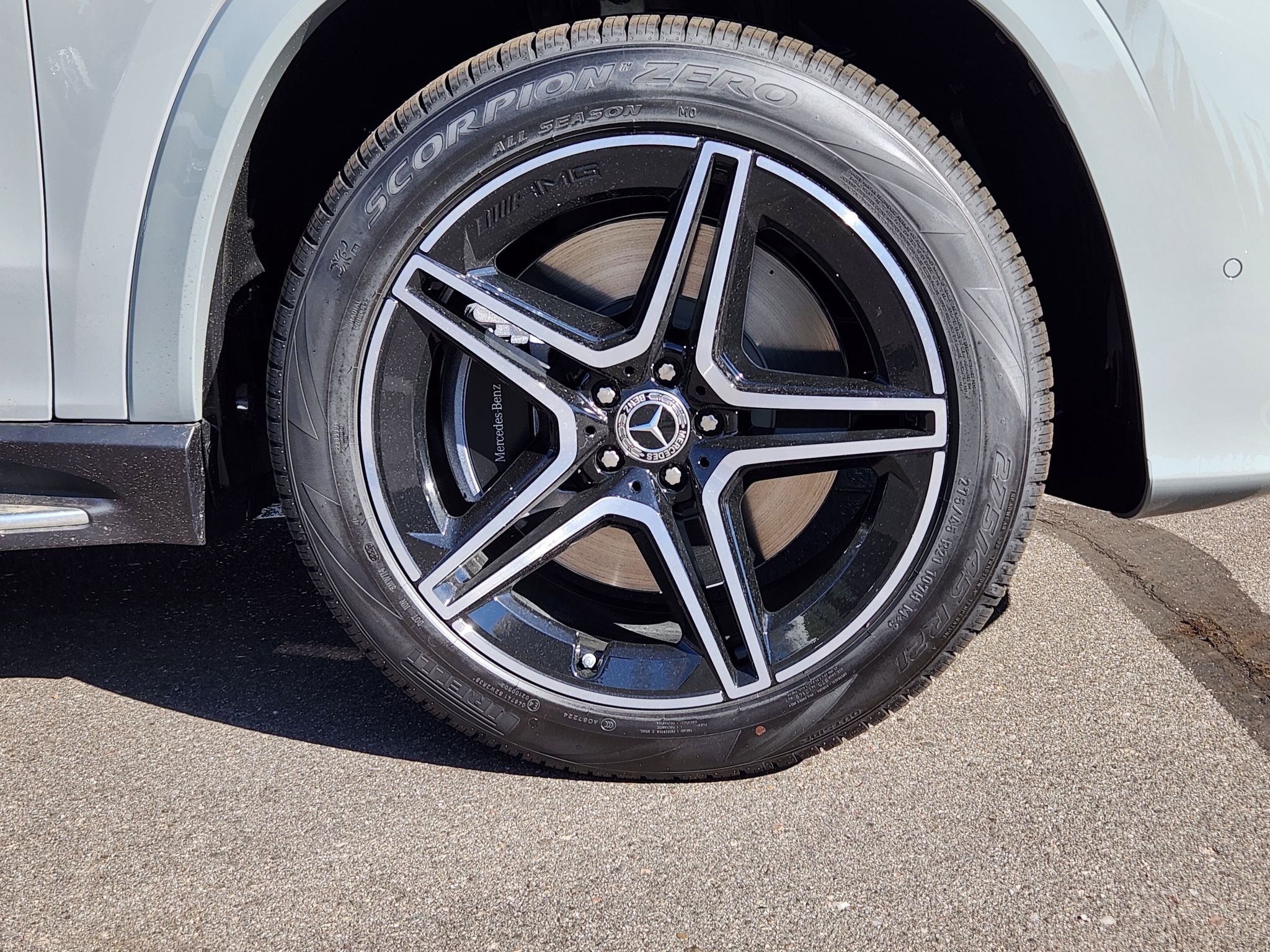 New 2027 MANUFAKTUR Alpine Grey Mercedes-Benz GLS 450 4MATIC® image 7