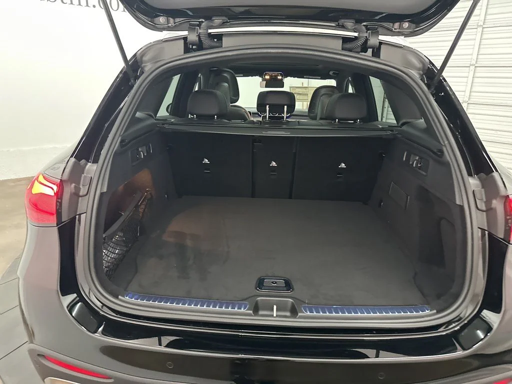 New 2026 Black Mercedes-Benz GLC 300 image 23