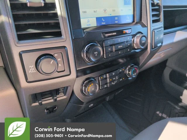 Used 2022 Black Metallic Ford  image 17