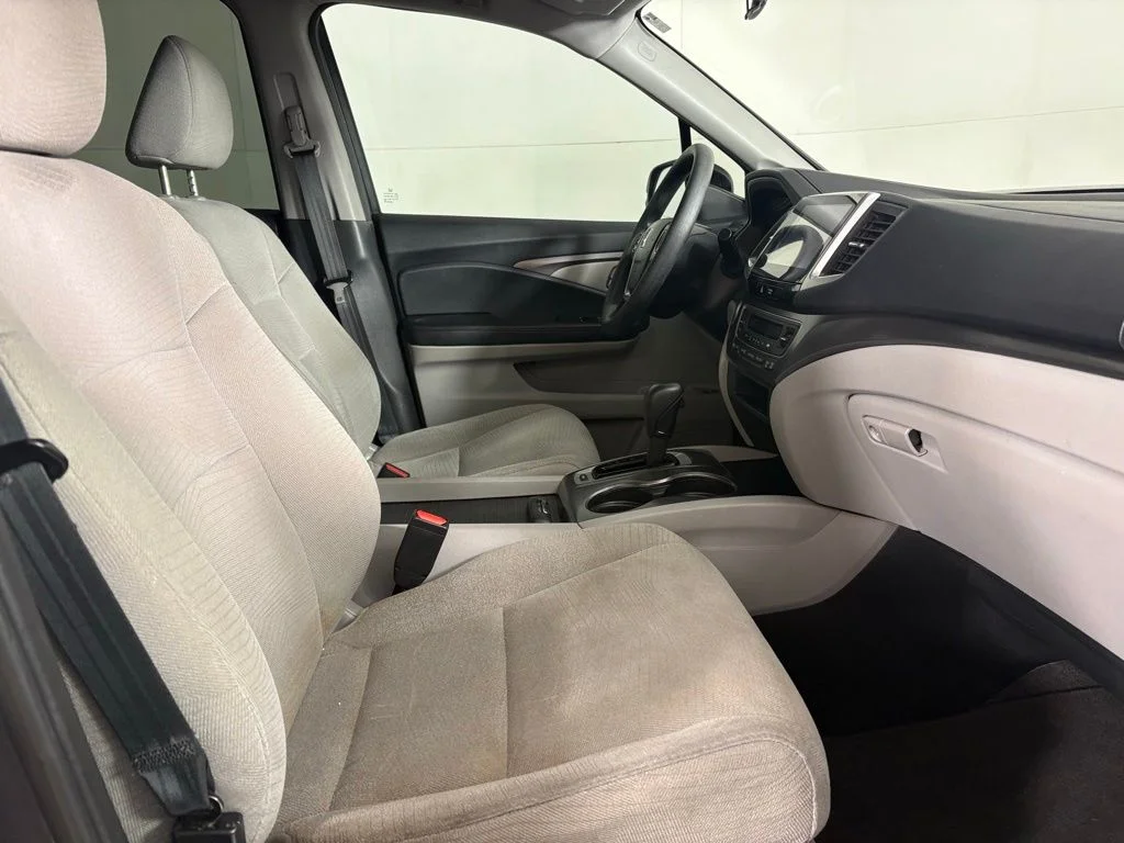 Used 2017 Silver Honda EX image 13