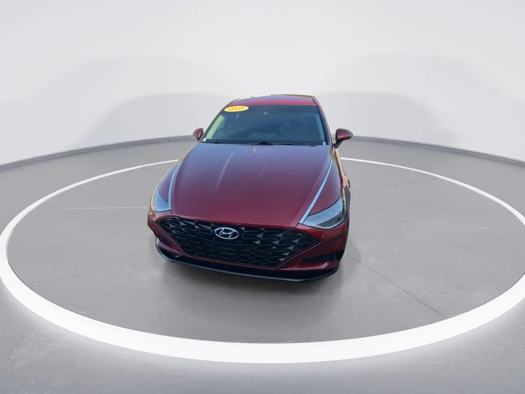 Used 2023 Red Hyundai SEL image 3