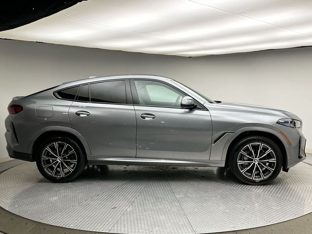 Used 2024 Gray Metallic BMW xDrive40i image 14