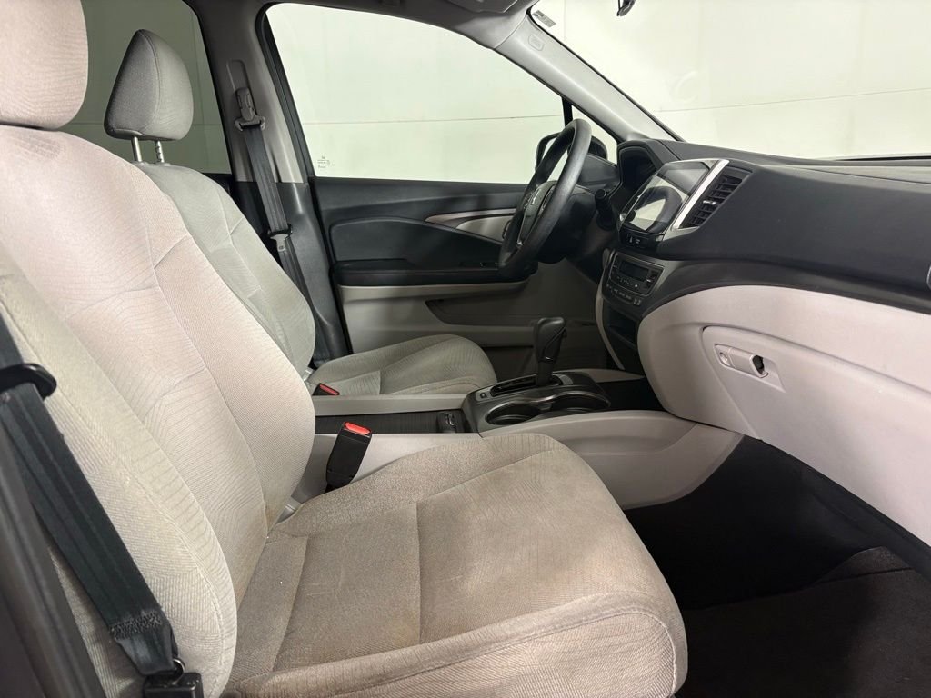 Used 2017 Silver Honda EX image 13
