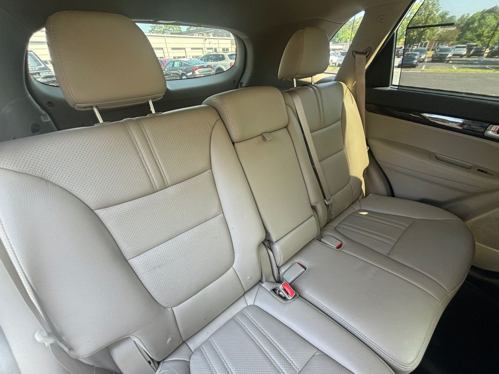 Used 2015 White Kia EX image 18