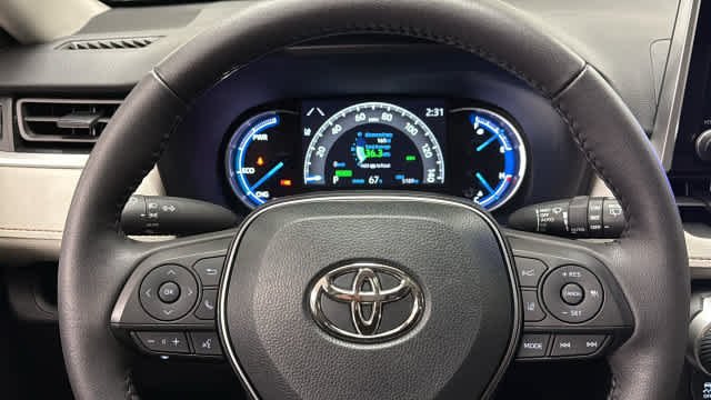 Used 2025 Silver Sky Metallic Toyota Hybrid XLE image 18