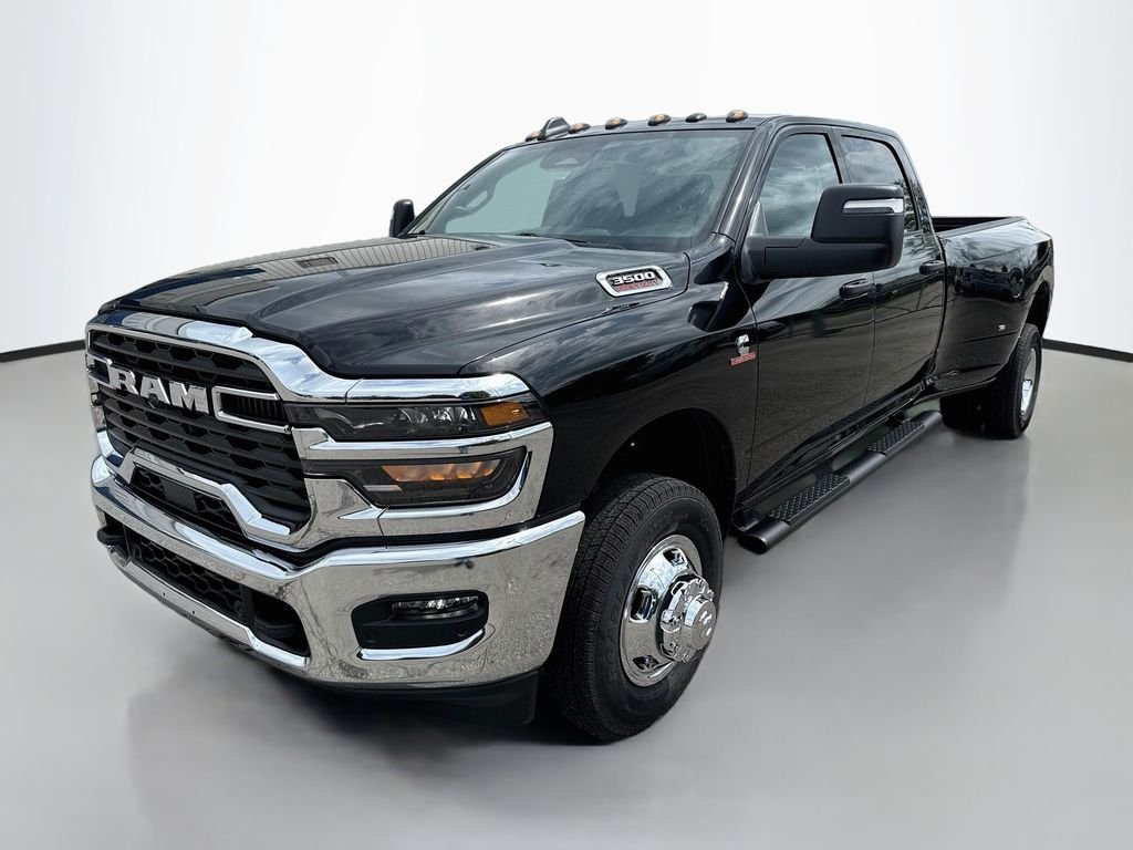 New 2026 Diamond Black Crystal Pearl-Coat Exterior Paint RAM Tradesman image 8