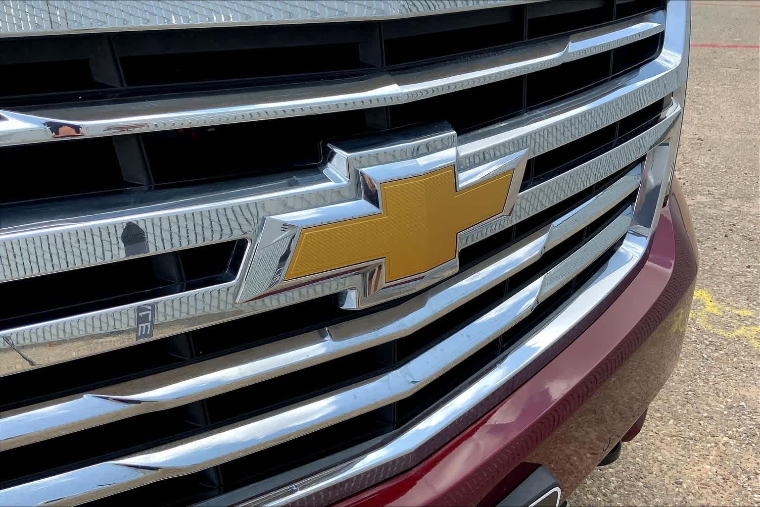 Used 2017 Siren Red Tintcoat Chevrolet LT image 30