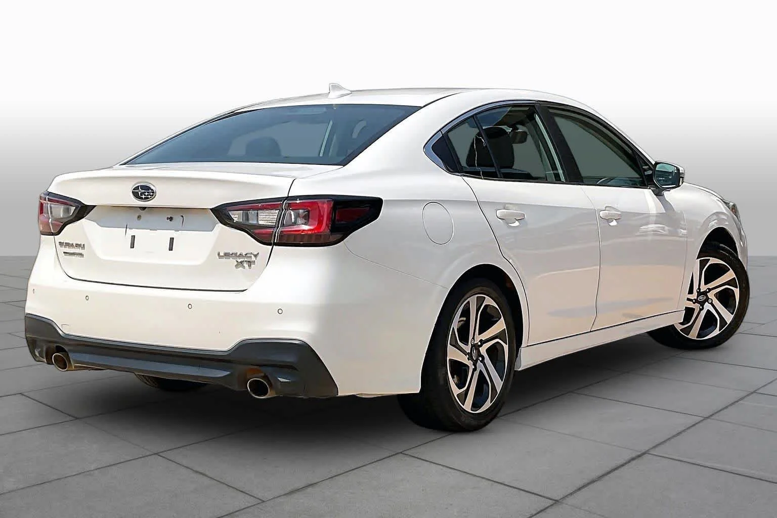 Used 2022 Crystal White Pearl Subaru Limited XT image 12