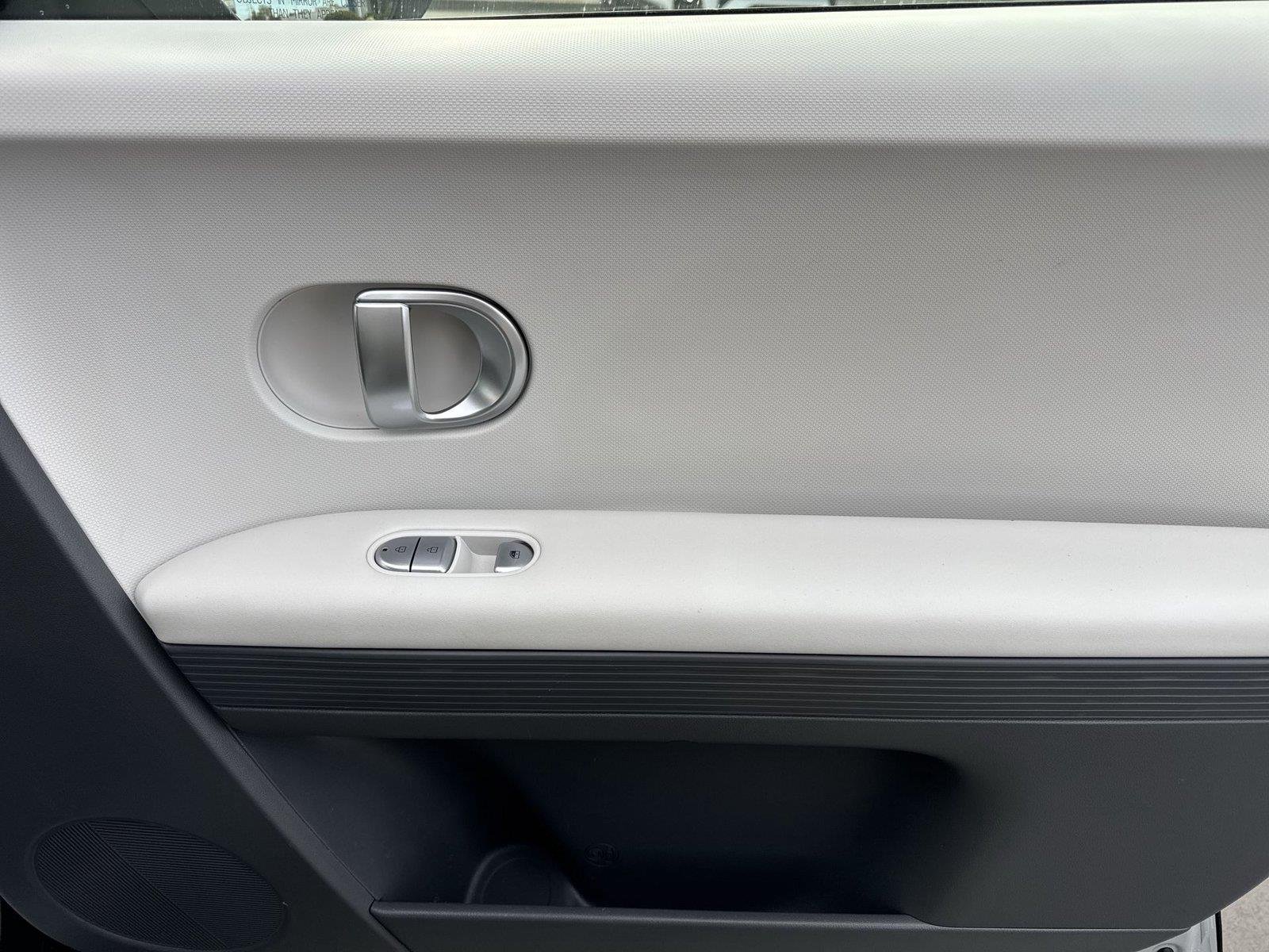 Used 2024 Gray Hyundai SEL image 32