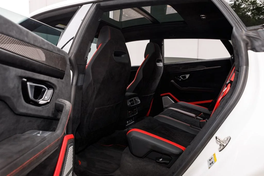 Used 2024 White Lamborghini Performante image 22