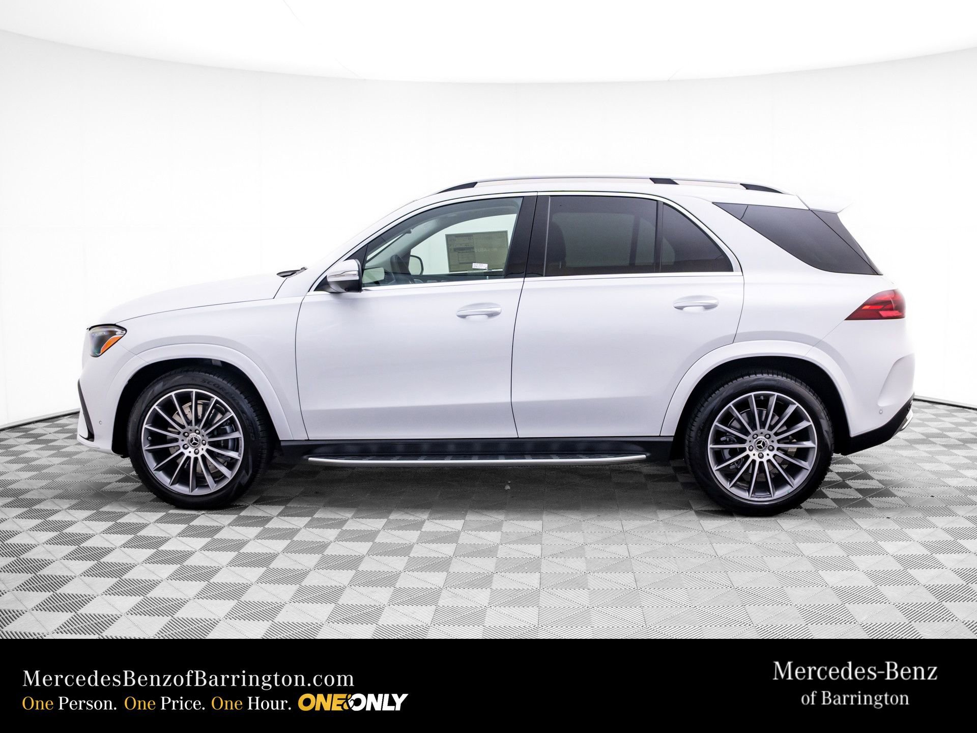 New 2026 MANUFAKTUR Moonlight White Metallic Mercedes-Benz GLE 350 image 45