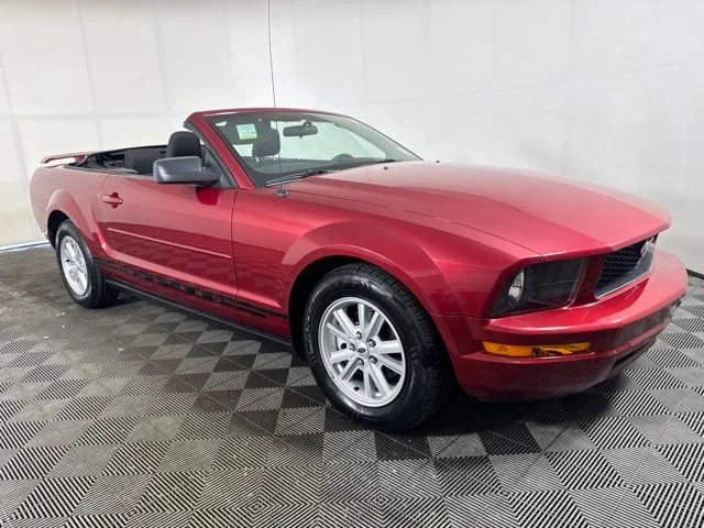Used 2005 Red Ford V6 image 20