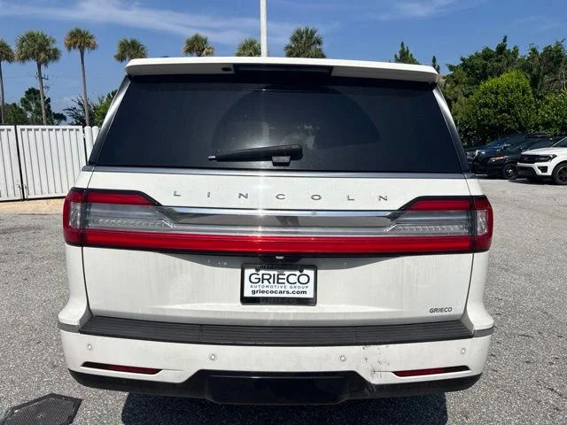 Used 2020 White Lincoln Reserve image 3