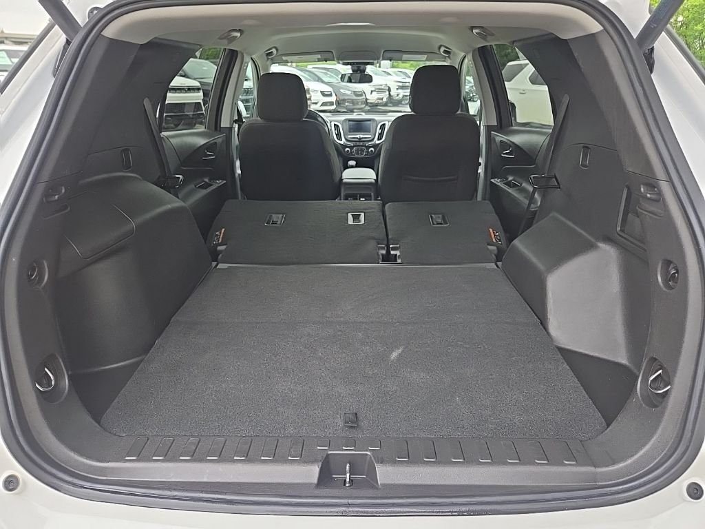 Used 2024 White Chevrolet LT image 88