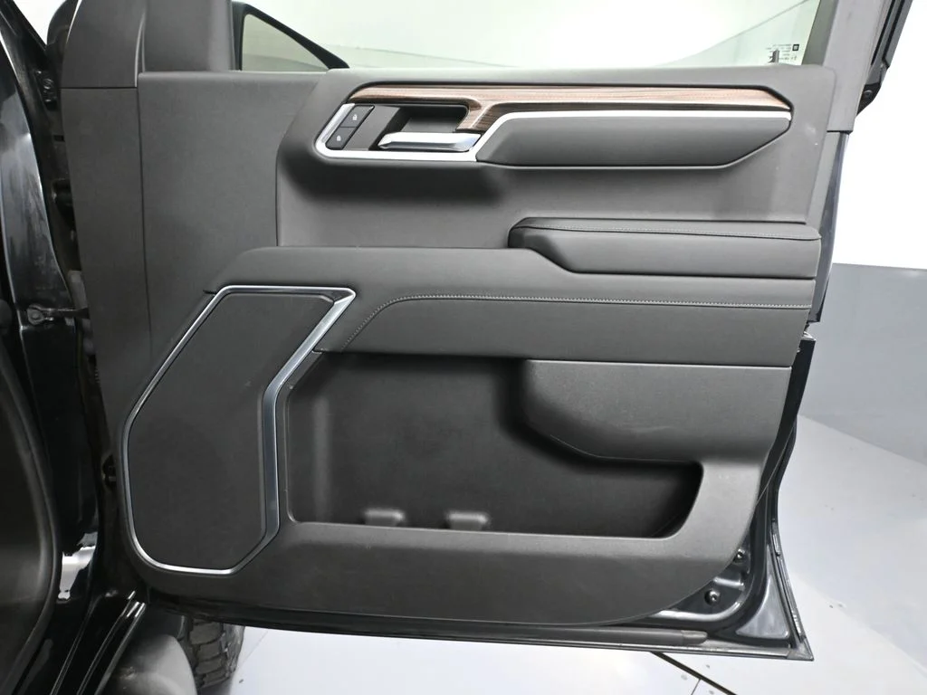 Certified Used 2022 Black Chevrolet RST image 49