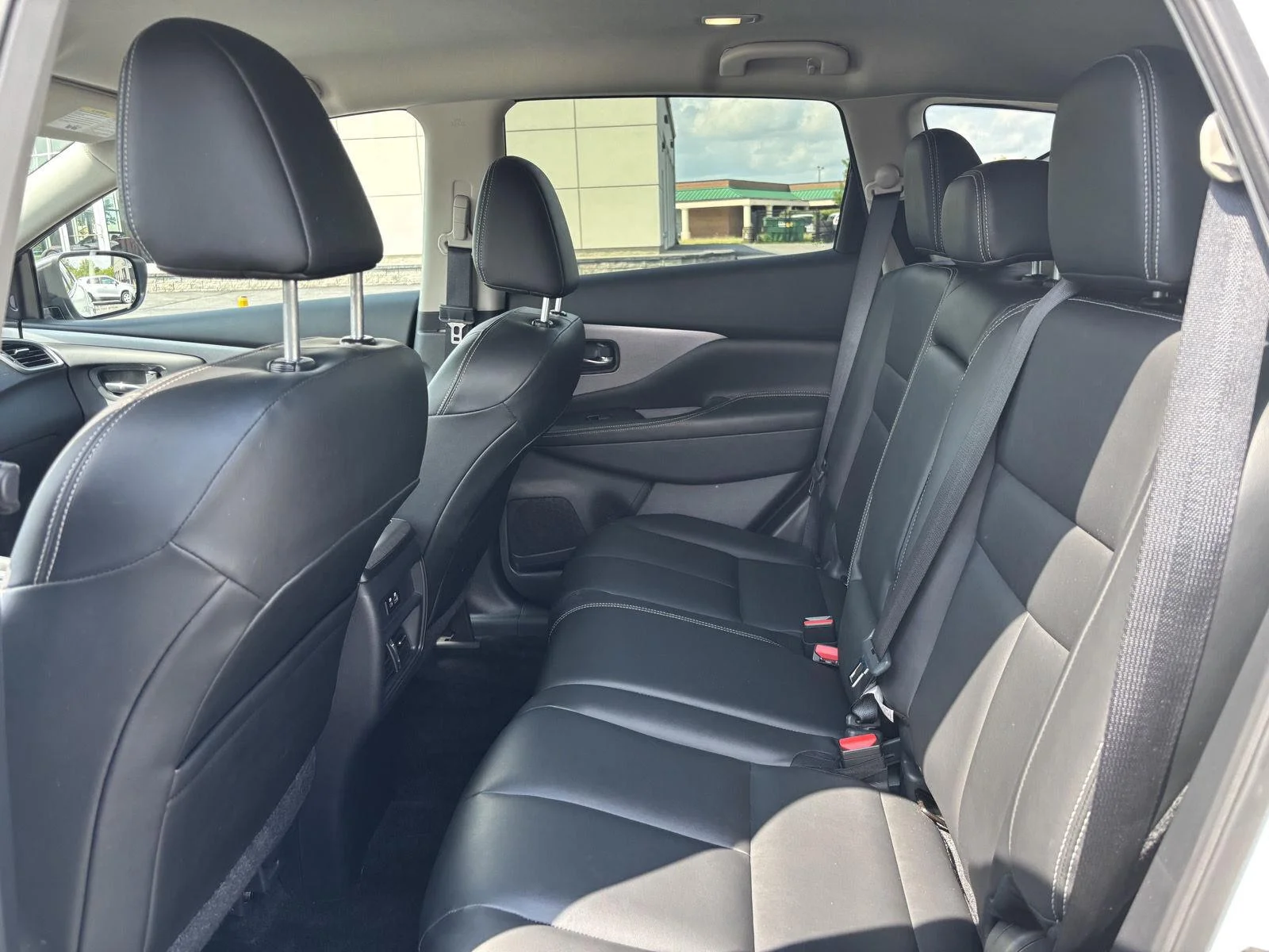 Used 2023  Nissan SV image 37