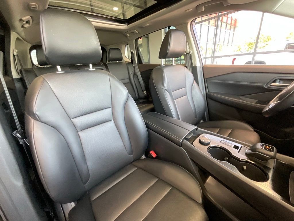 Used 2023 Black Nissan SV image 19
