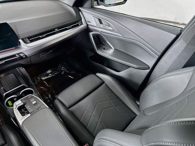 Used 2025 Blue BMW M35i image 25