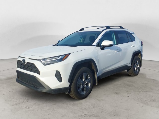 Used 2025 White Toyota XLE image 1