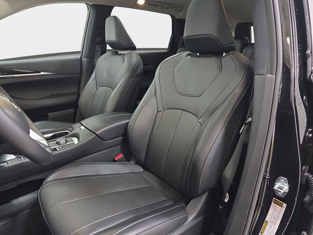 Certified Used 2023 Mineral Black INFINITI PURE image 12