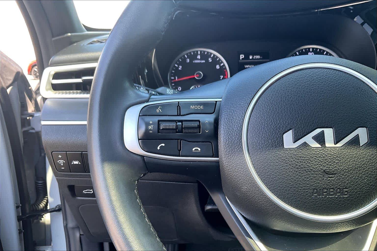 Used 2023 Wolf Gray Kia GT-Line image 25