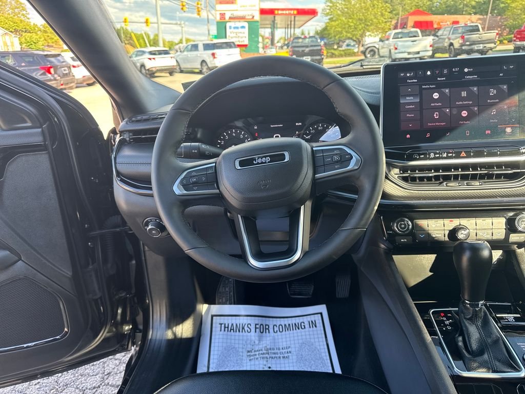 Used 2025 Black Jeep Latitude image 14
