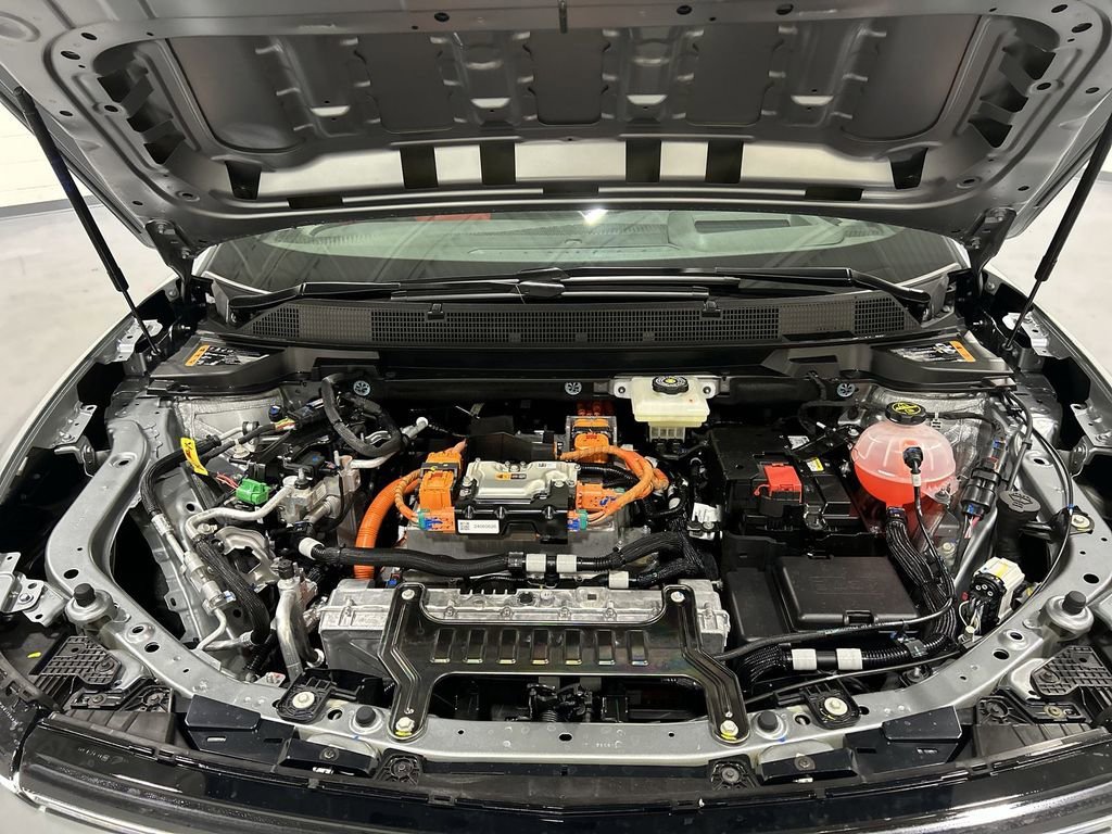 2025 Chevrolet Equinox EV RS - Photo 18