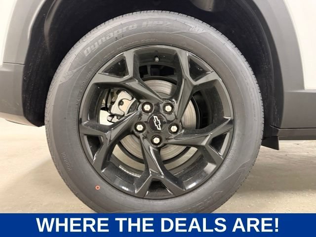 New 2026 Summit White Chevrolet LT image 23