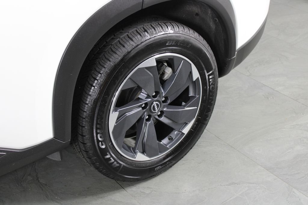 Used 2024 White Nissan SV image 12