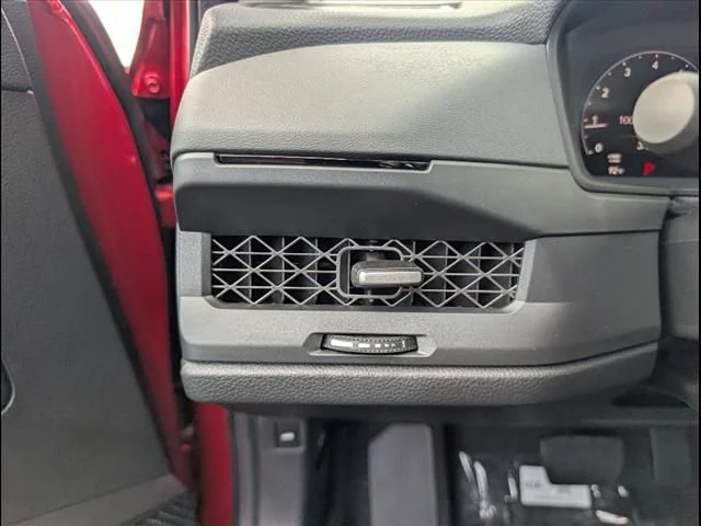 Used 2025  Honda SE image 15