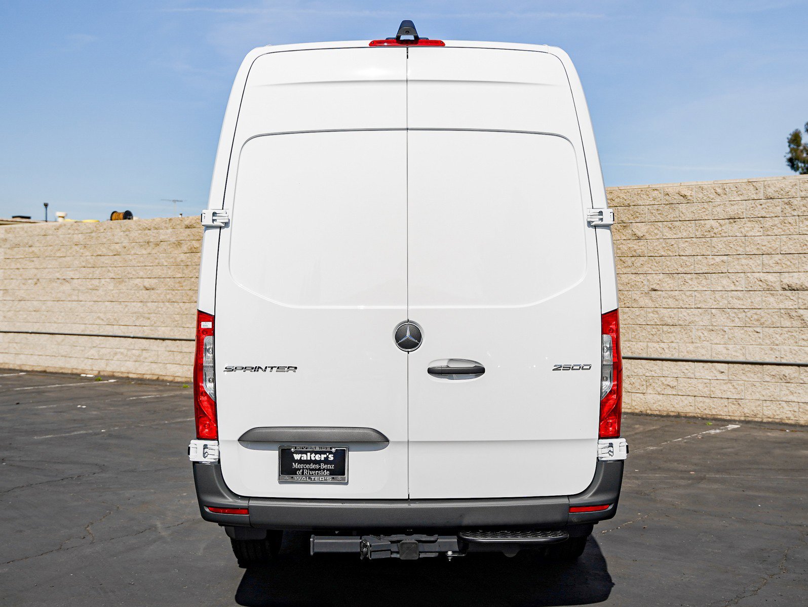New 2026 Arctic+White Mercedes-Benz 2500 High Roof I4 Diesel 170 RWD image 5