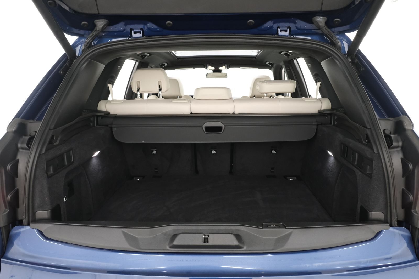 Used 2020 Phytonic Blue Metallic BMW xDrive40i image 37