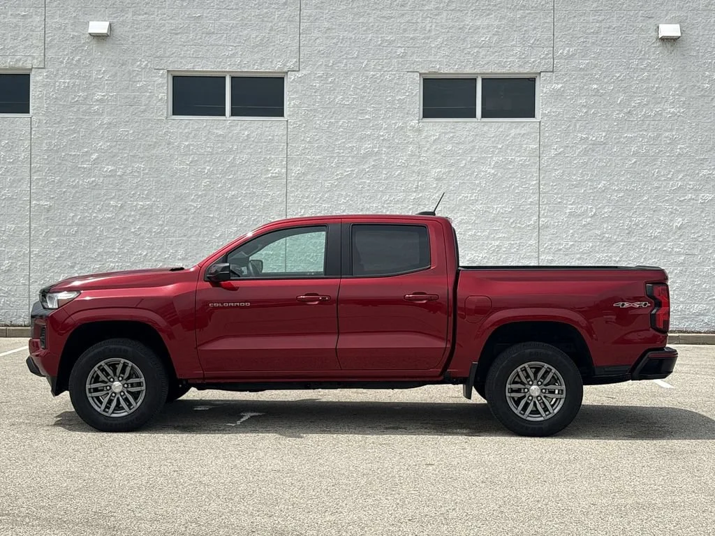 Used 2024 Radiant Red Tintcoat Chevrolet LT image 10