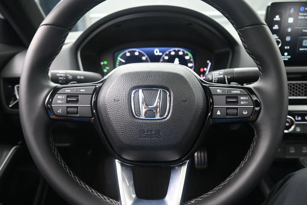 Certified Used 2026 Platinum White Pearl Honda 2WD Sport Touring Hybrid image 16