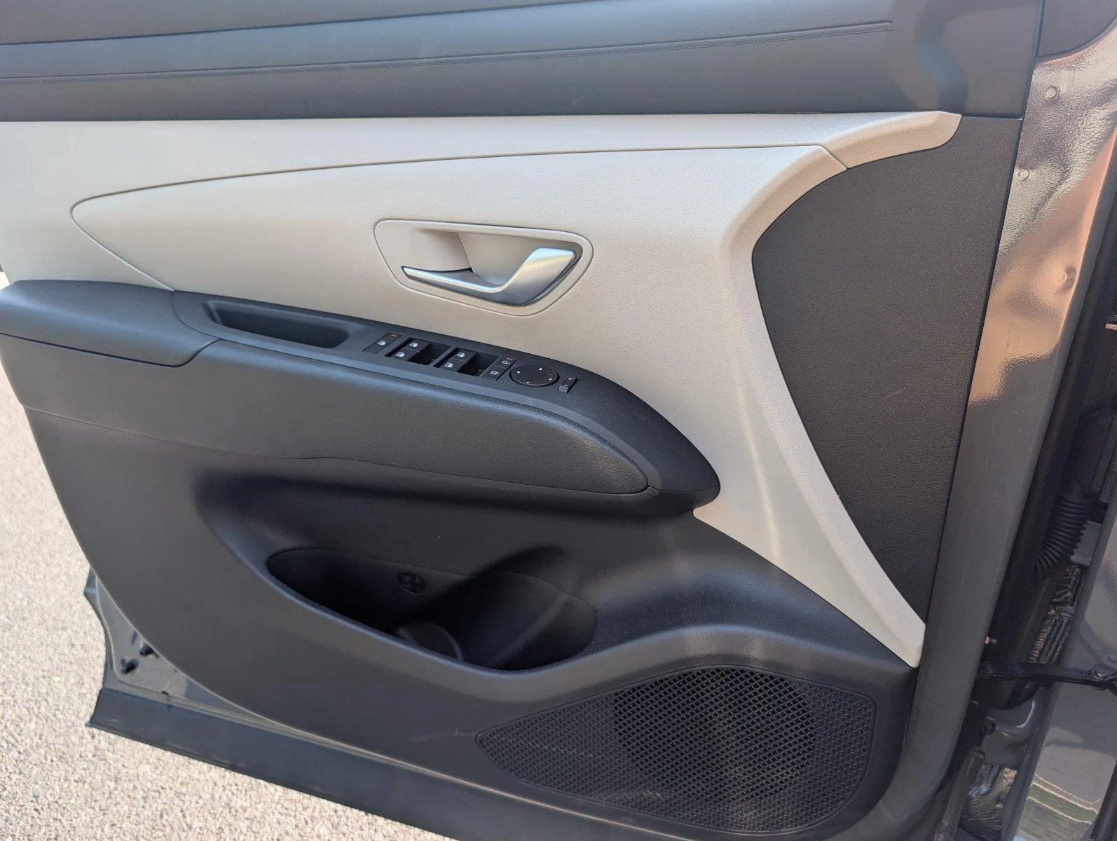 Used 2026 Hampton Gray Hyundai SEL image 19