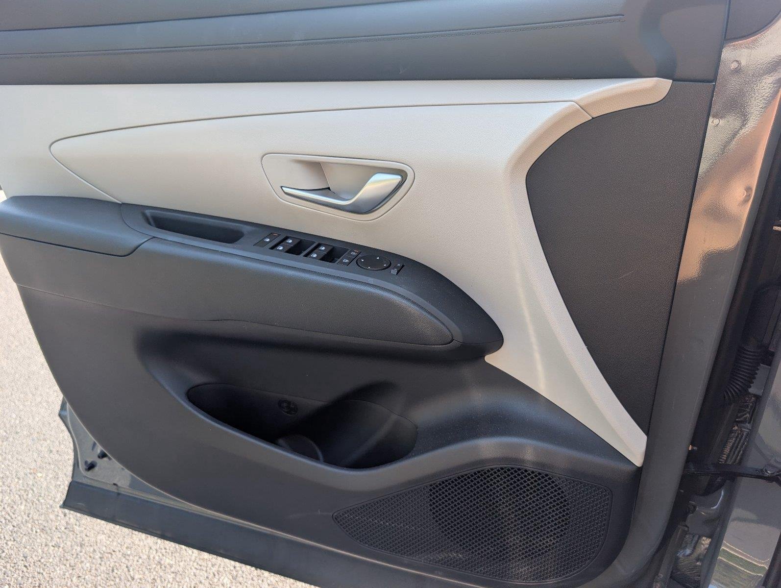 Used 2026 Hampton Gray Hyundai SEL image 19