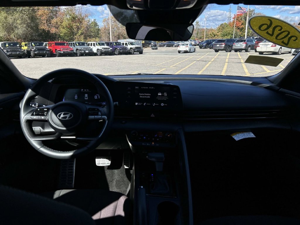 Used 2026 Gray Hyundai SEL Sport image 17