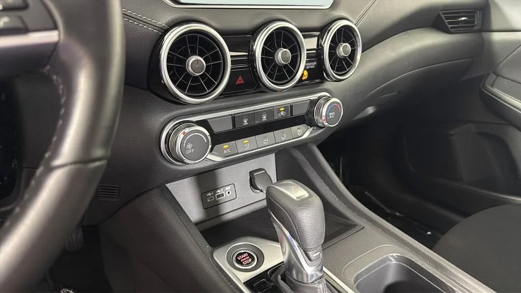Used 2022 Silver Nissan SV Xtronic CVT image 22