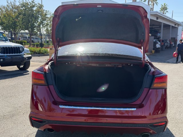 Used 2022 Red Nissan 2.5 SV image 7