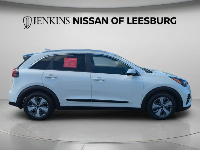 Used 2020 White Kia LX image 3