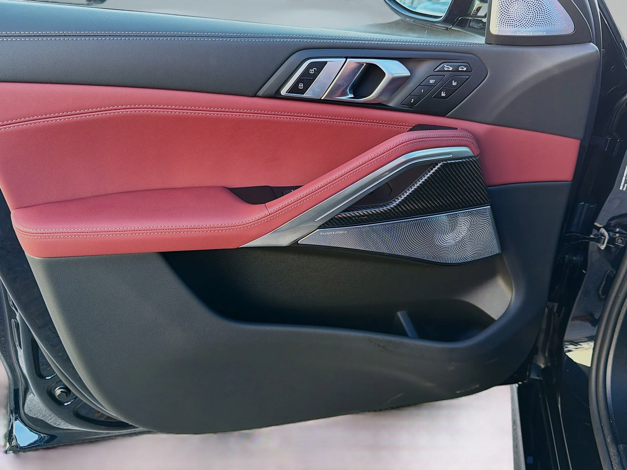 New 2027 Carbon Black Metallic BMW M60i image 22