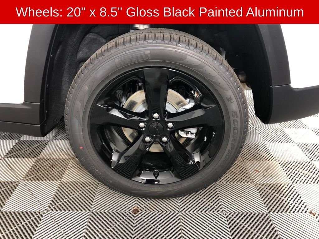 New 2026 Bright White Clear-Coat Exterior Paint Jeep Limited image 20