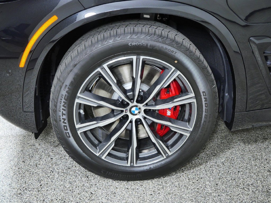 New 2026 Black Sapphire Metallic BMW xDrive50e image 17