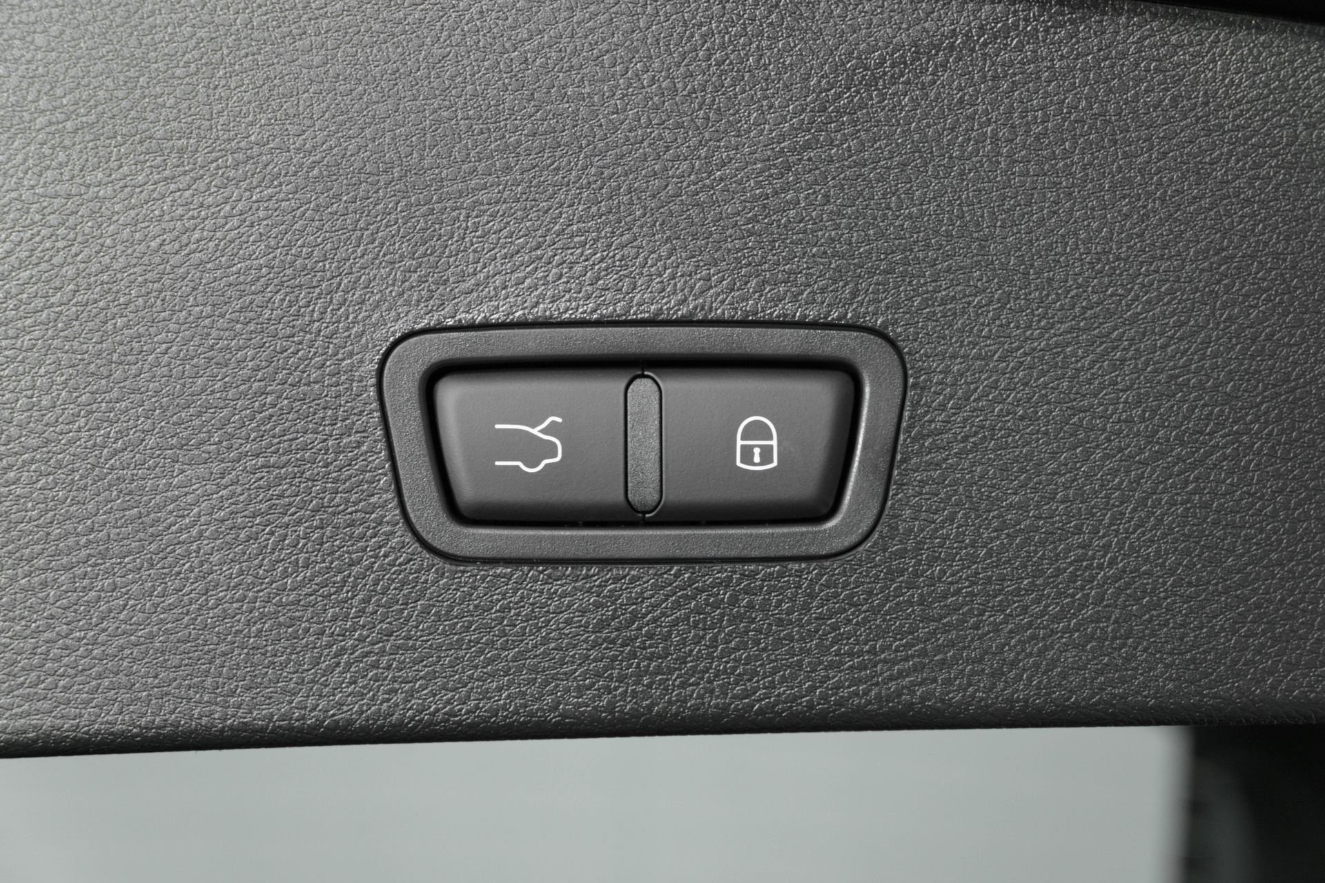 New 2025 Alfa Black Exterior Paint Alfa Romeo Base image 32