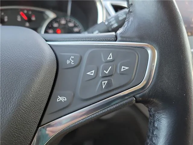 Used 2020  Chevrolet LT w/1LT Front-wheel Drive image 19