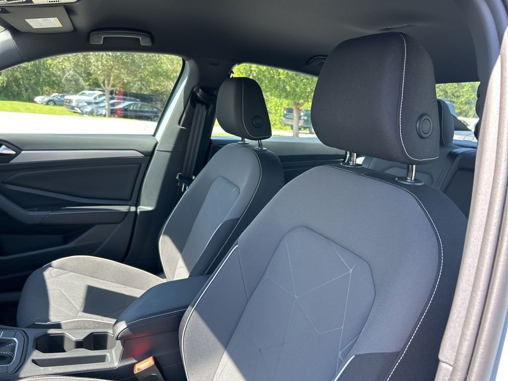 2026 Volkswagen Jetta Sport - Photo 15